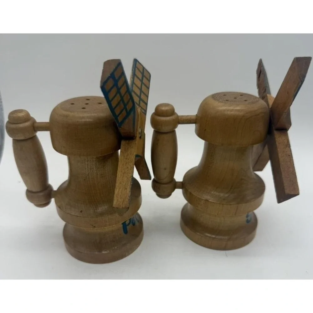 Wooden Windmill‎ Salt Pepper Shakers Hand Painted Rustic Cottage Dutch Kitchen